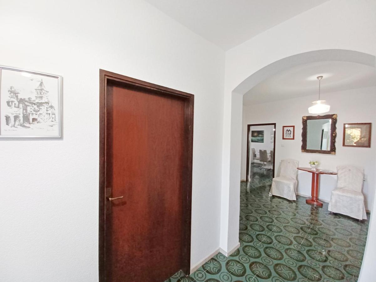 Apartment Lorenzo Trogir Exterior photo