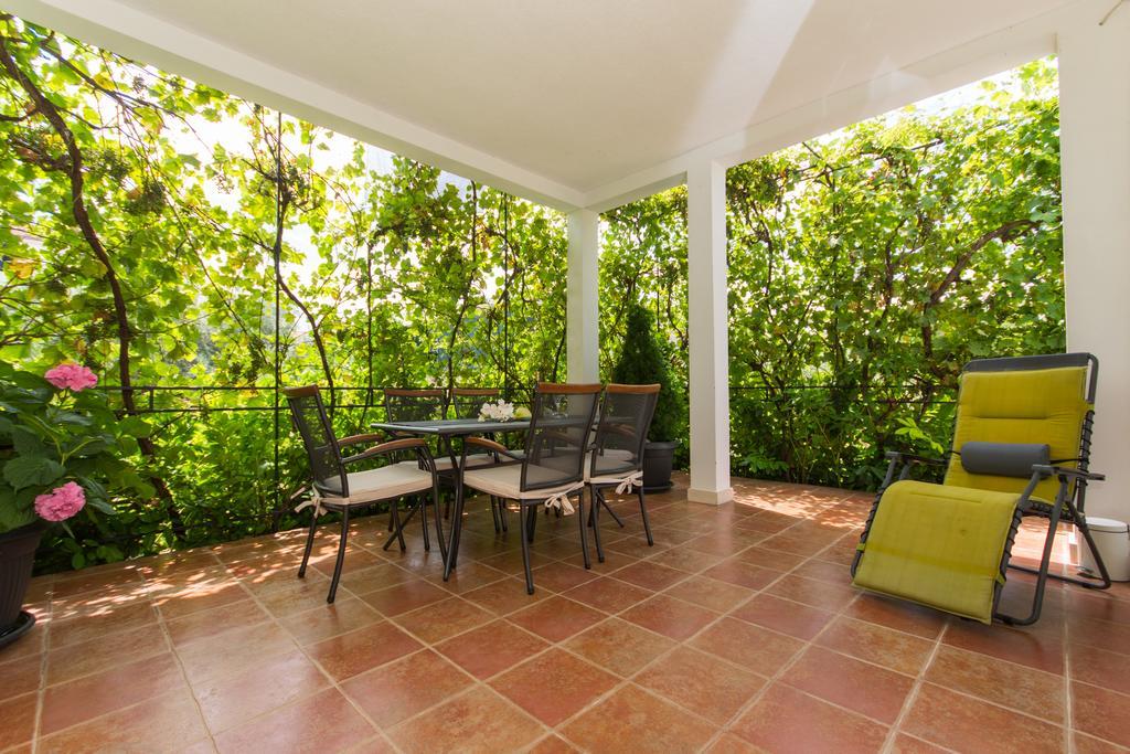 Apartment Lorenzo Trogir Exterior photo