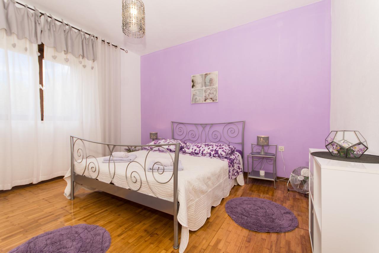 Apartment Lorenzo Trogir Exterior photo